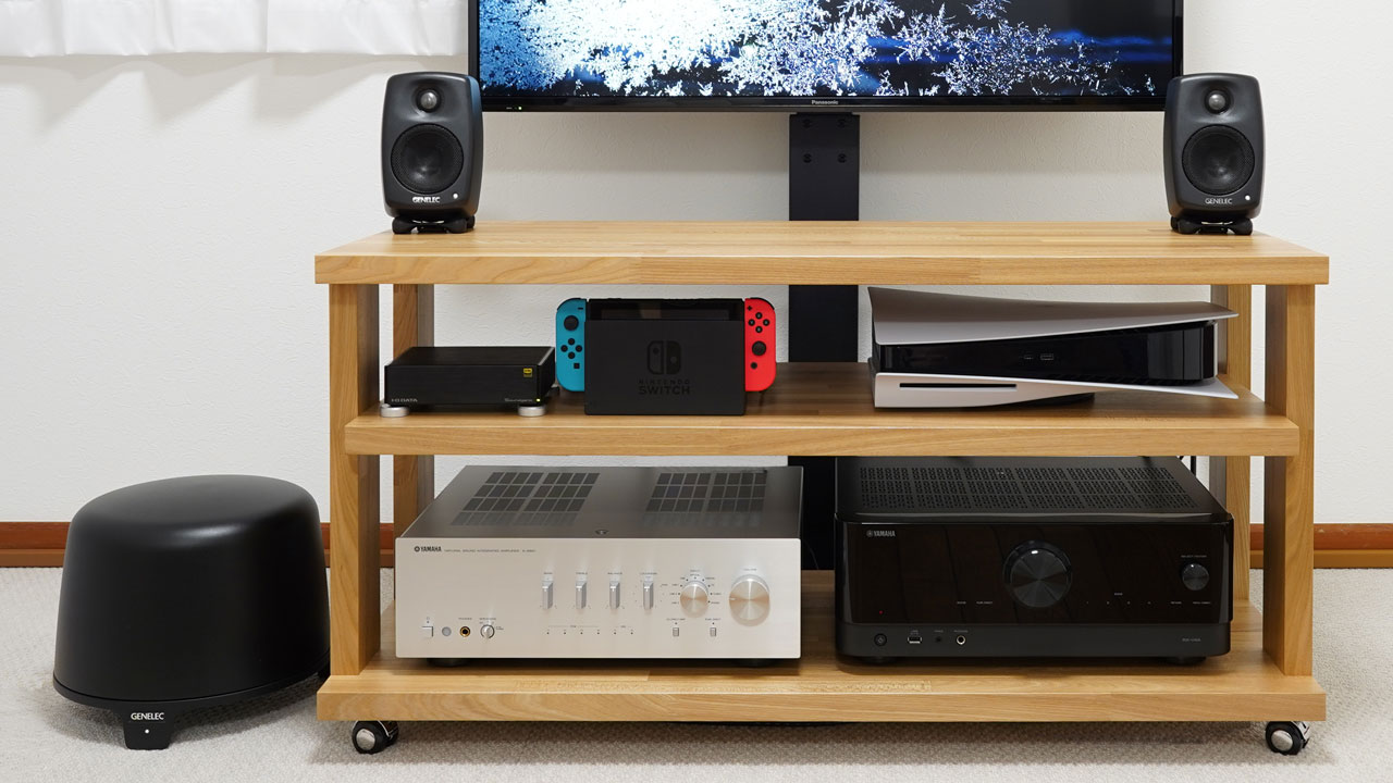 G OneとF Oneをセッティングしたところ。G Oneと比較するとF Oneもコンパクトなサブウーファーであることが分かる