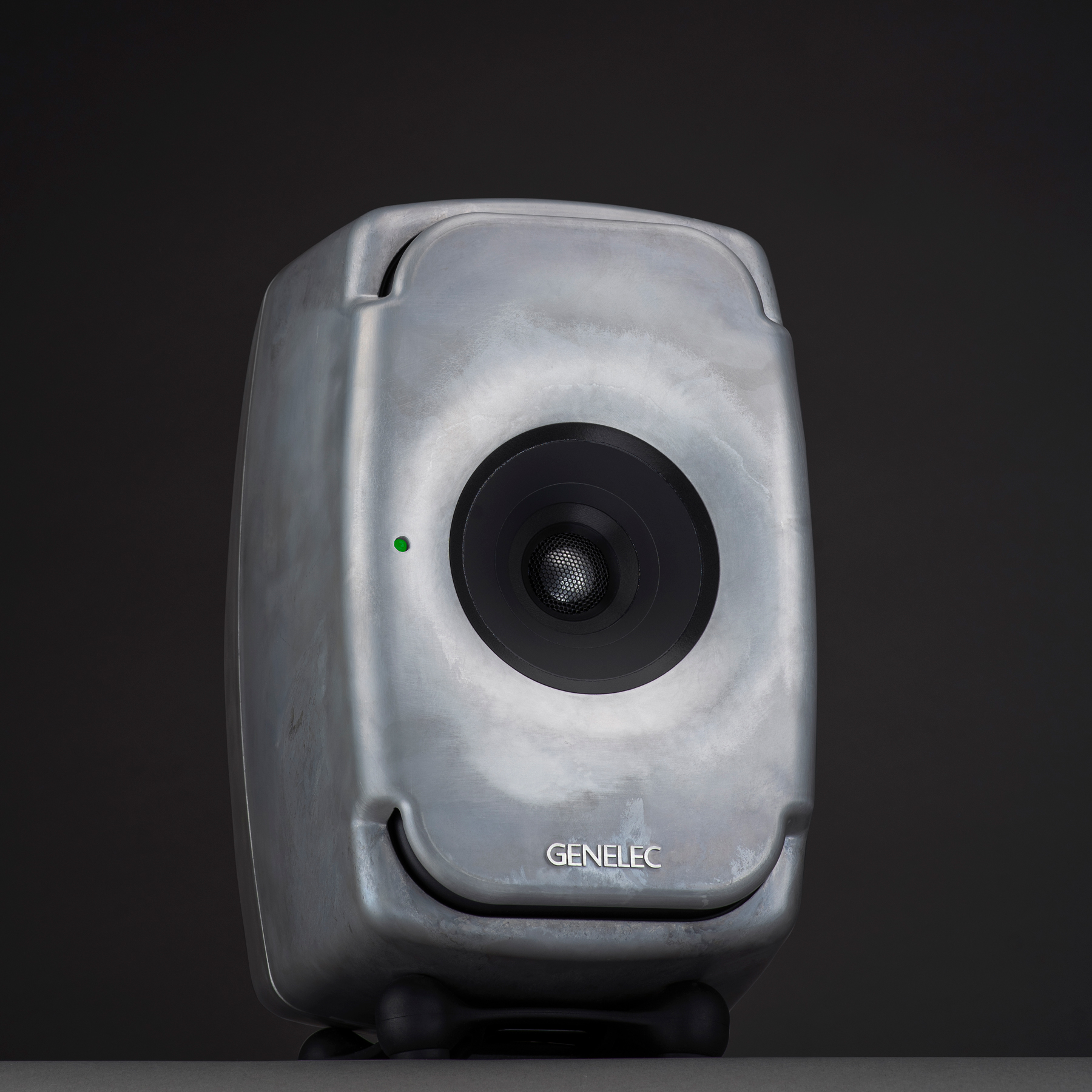 塗装の工程をあえて省いたことで表現されるサステナブル志向