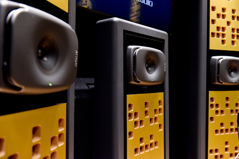 カプコン Dynamic Mixing Stage — 業界を牽引する先進の 3Dオーディオ対応スタジオ