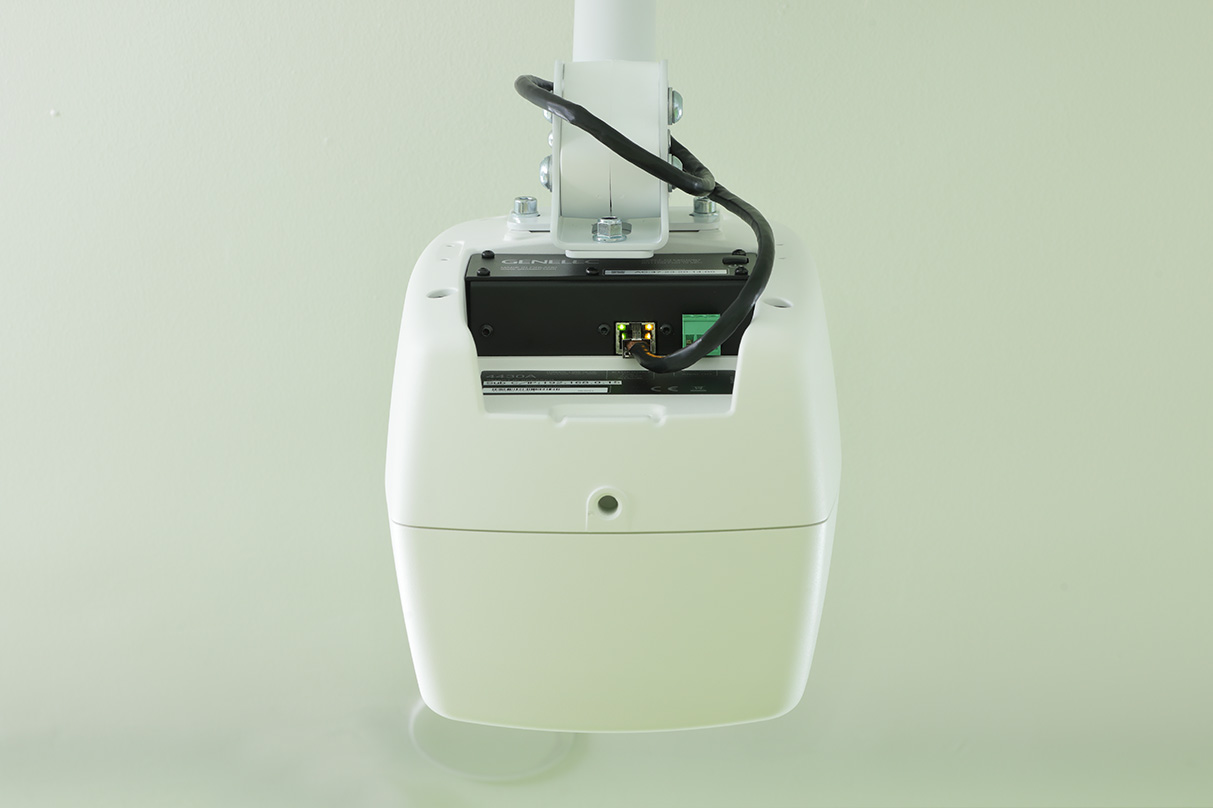 LANケーブル1本で電源と音声信号を扱える