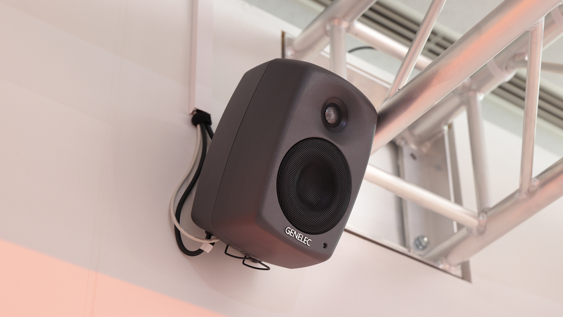 創造力を拡張する全く新しい没入空間 - 紀尾井カンファレンス "RICOH PRISM"